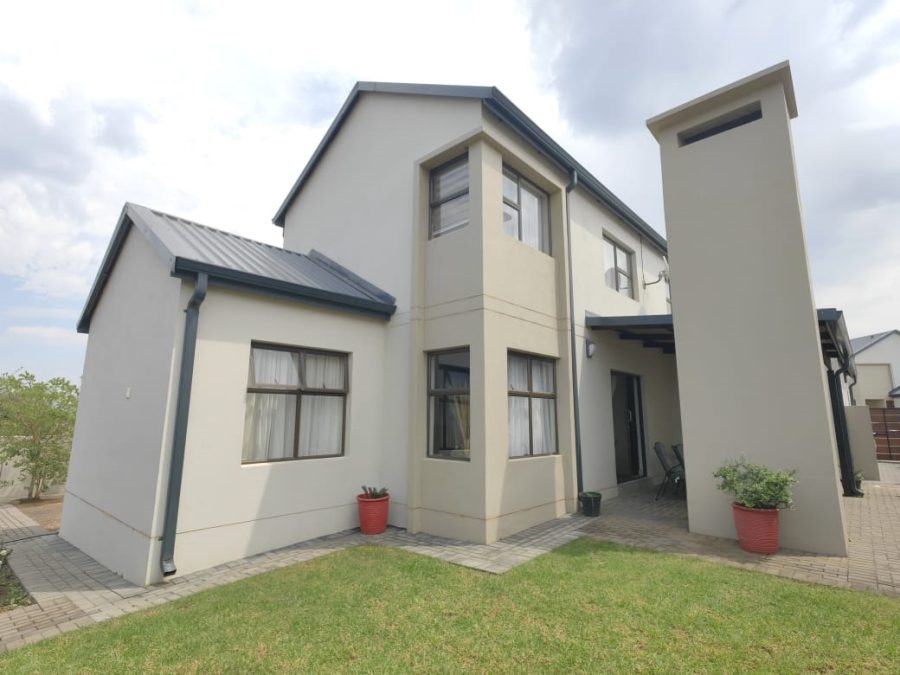 To Let 3 Bedroom Property for Rent in La Camargue Private Country Estate North West